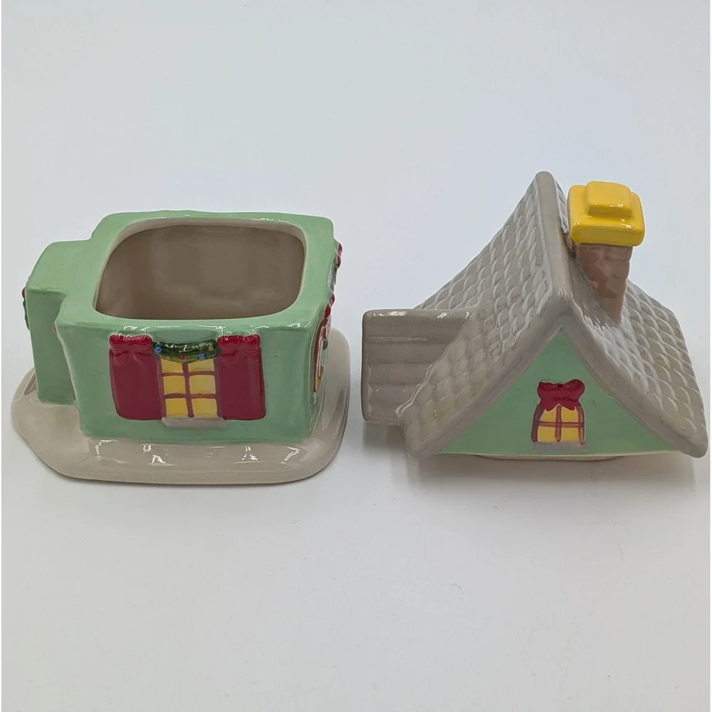 Temp-tations by Tara Christmas Village 8 oz Lidded Canister House 145385